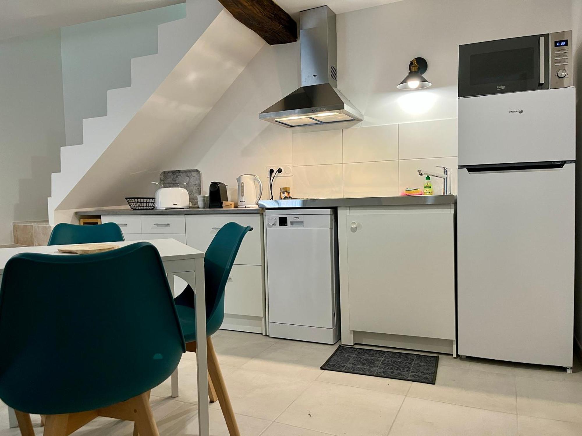 2 Suites, Cour Privee, Climatisation, Le Nid De Blois Vienne Bagian luar foto