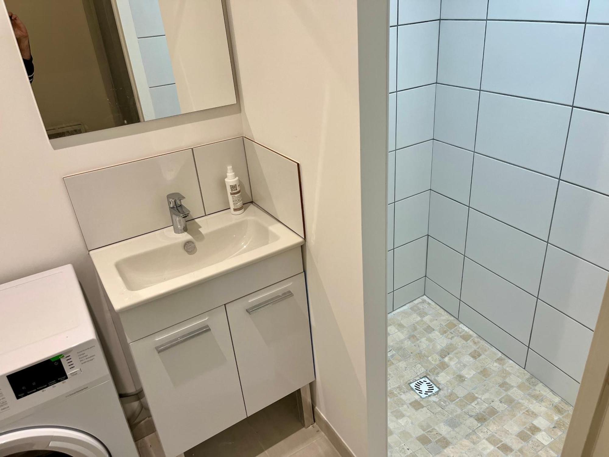 2 Suites, Cour Privee, Climatisation, Le Nid De Blois Vienne Bagian luar foto